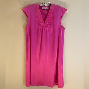 🌟HP🌟VTG 1970s Fuchsia Pink Nyon Capped Sleeve Short Nightgown Lingerie USA M